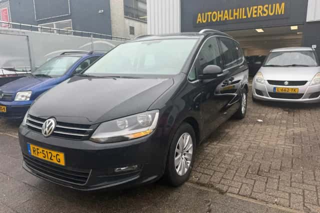 Volkswagen Sharan (2017) thumbnail 2