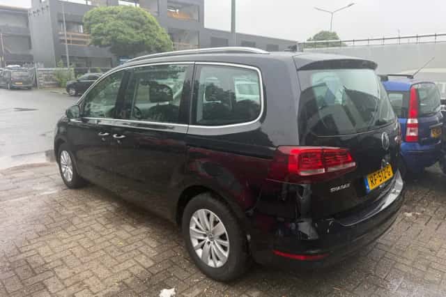 Volkswagen Sharan (2017) thumbnail 3