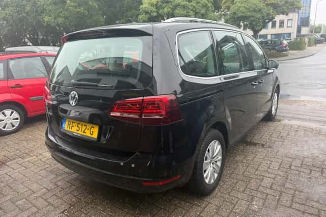 Volkswagen Sharan (2017) thumbnail 4