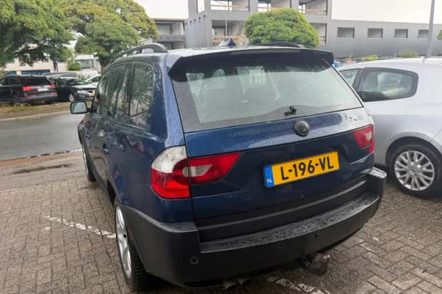 BMW X3 (2004) thumbnail 4