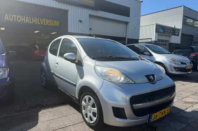 Peugeot 107 (2010) thumbnail 1