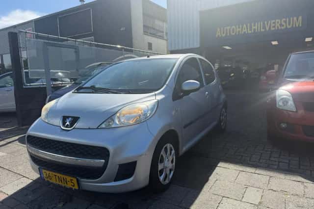 Peugeot 107 (2010) thumbnail 2