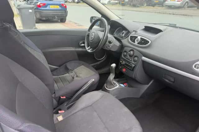 Renault Clio (2007) thumbnail 5