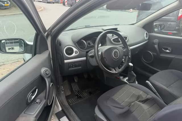 Renault Clio (2007) thumbnail 6