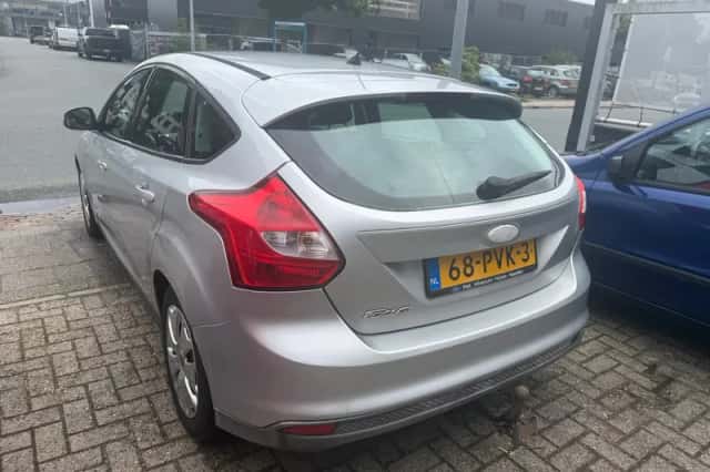Ford Focus (2011) thumbnail 3