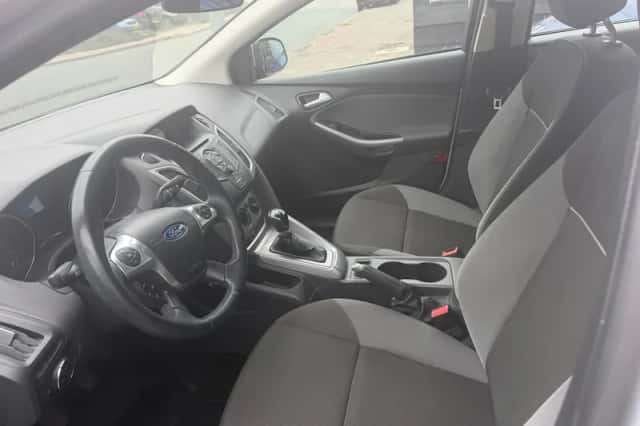 Ford Focus (2011) thumbnail 6