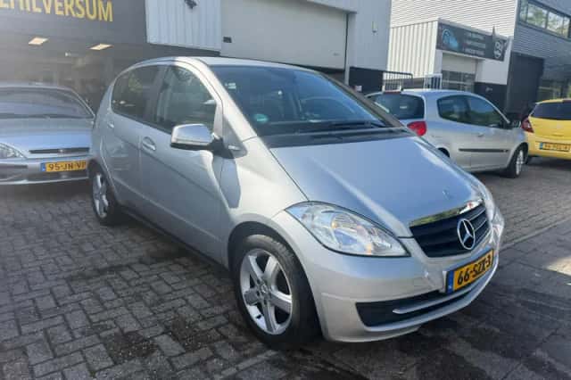 Mercedes-Benz A-Klasse (2011) thumbnail 1
