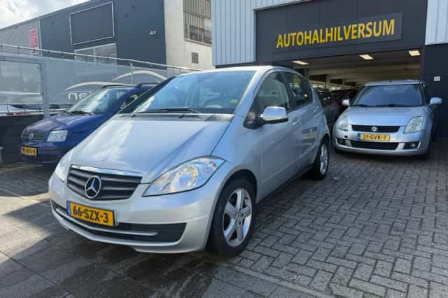Mercedes-Benz A-Klasse (2011) thumbnail 2