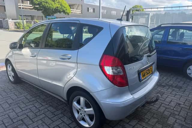 Mercedes-Benz A-Klasse (2011) thumbnail 3