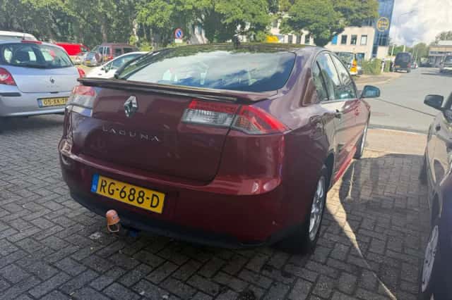 Renault Laguna (2008) thumbnail 3