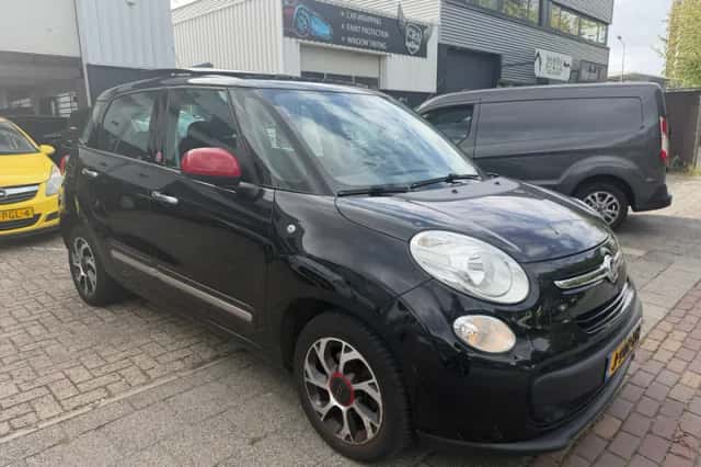 Fiat 500L (2017) thumbnail 1