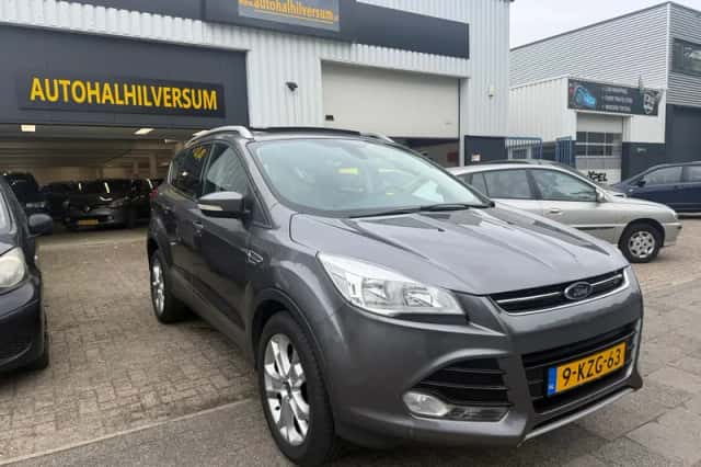 Ford Kuga (2013) thumbnail 1