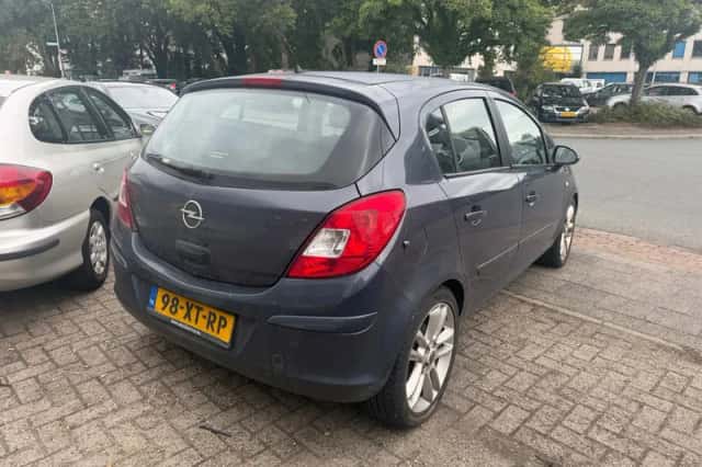 Opel Corsa (2007) thumbnail 3