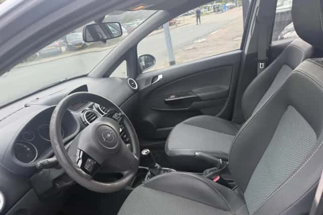 Opel Corsa (2007) thumbnail 6