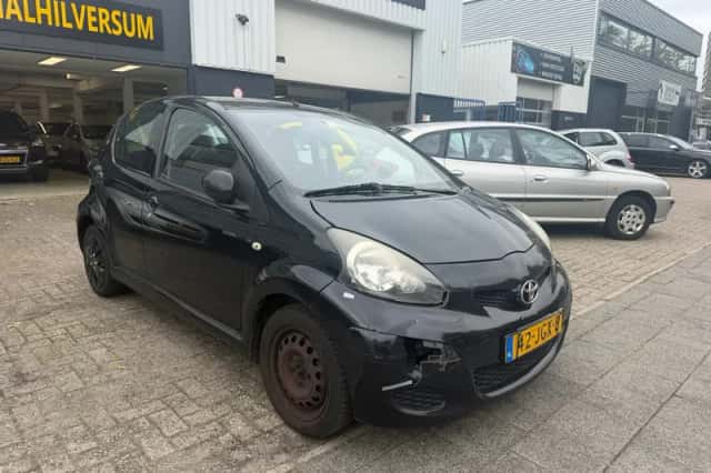 Toyota Aygo (2009) thumbnail 1