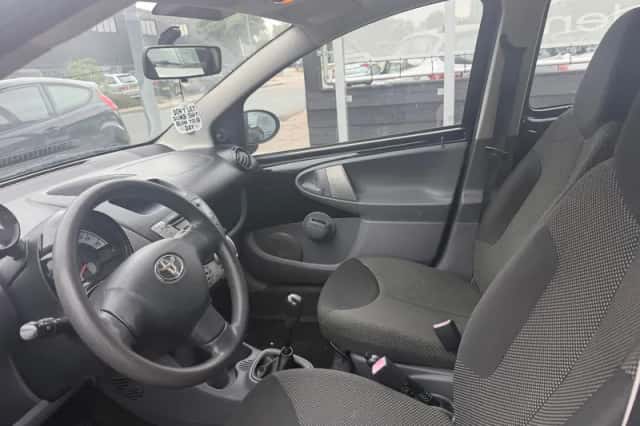 Toyota Aygo (2009) thumbnail 6