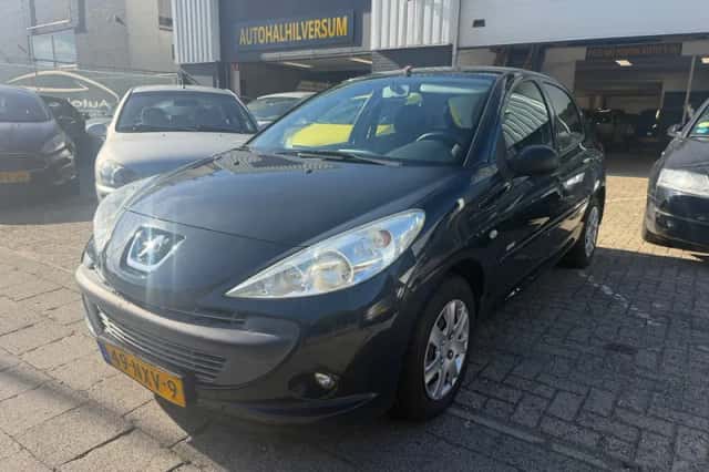 Peugeot 206+ (2011) thumbnail 2
