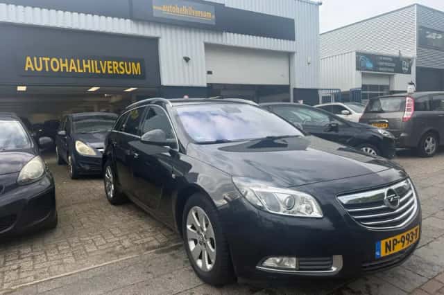 Opel Insignia (2012) thumbnail 1