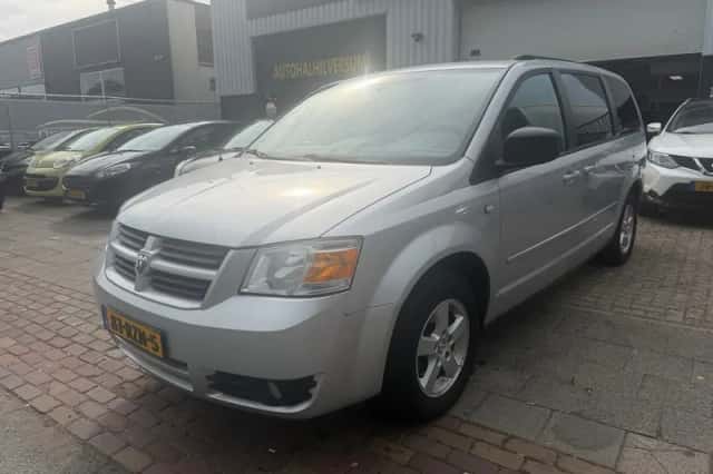 Dodge Grand Caravan (2011) thumbnail 2