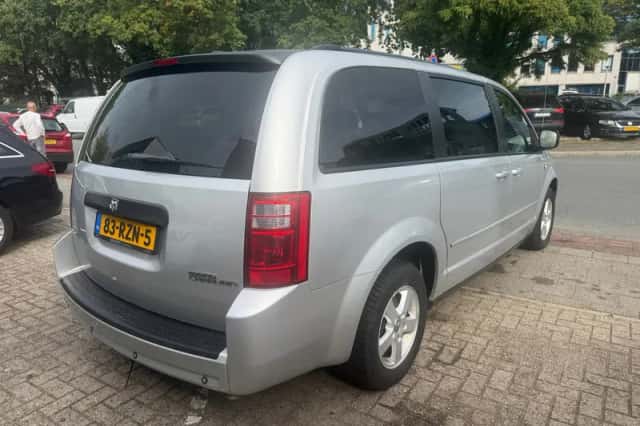 Dodge Grand Caravan (2011) thumbnail 4