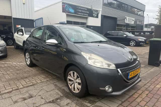 Peugeot 208 (2013) thumbnail 1