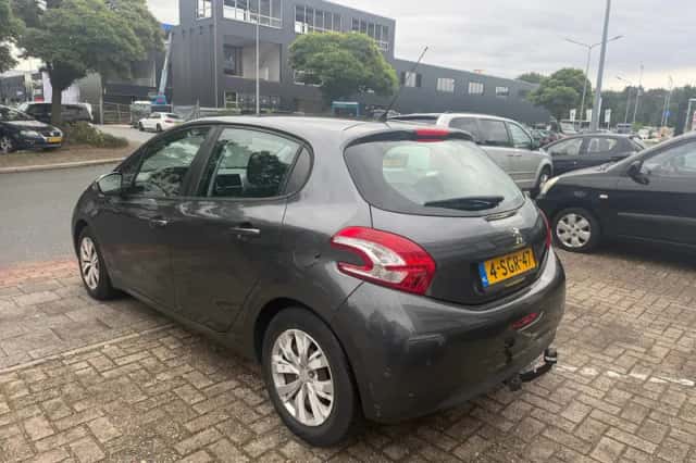 Peugeot 208 (2013) thumbnail 3
