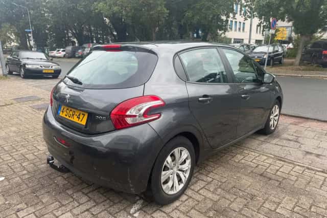 Peugeot 208 (2013) thumbnail 4