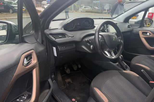 Peugeot 208 (2013) thumbnail 6