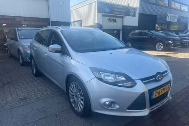 Ford Focus (2012) thumbnail 1
