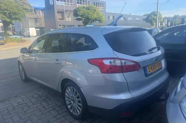 Ford Focus (2012) thumbnail 4