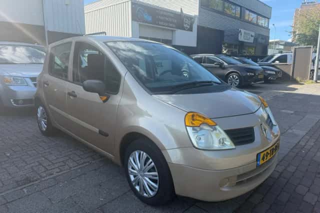 Renault Modus (2006) thumbnail 1