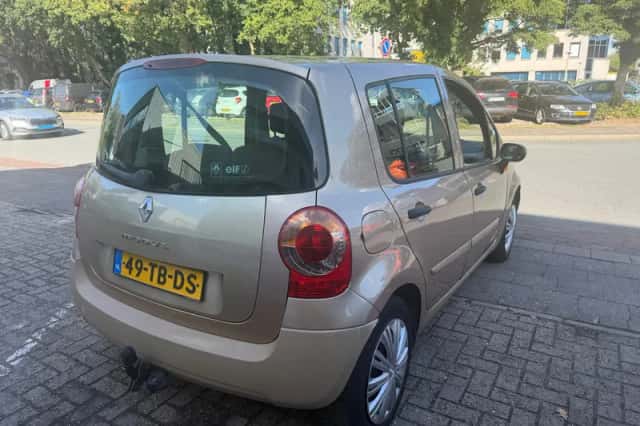Renault Modus (2006) thumbnail 4
