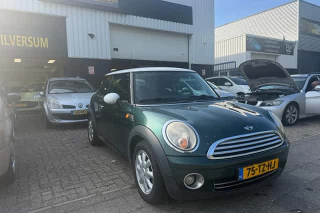 MINI Cooper (2007) thumbnail 1