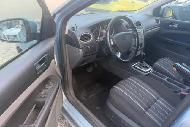 Ford Focus (2008) thumbnail 5