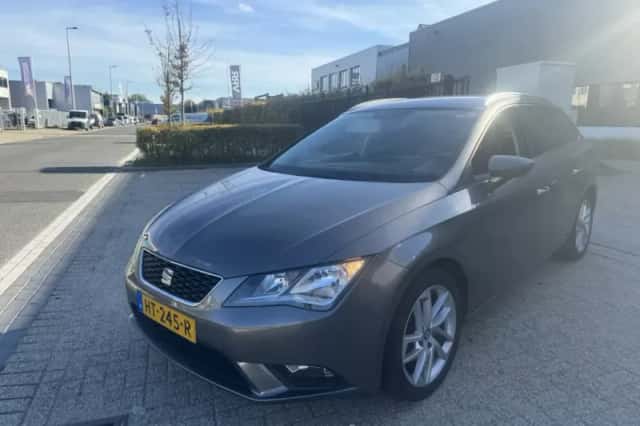 SEAT Leon (2015) thumbnail 2