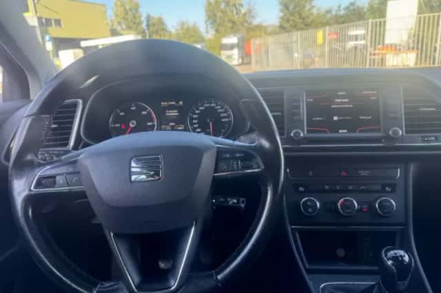 SEAT Leon (2015) thumbnail 5