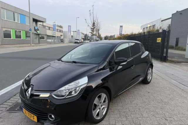 Renault Clio (2016) thumbnail 3