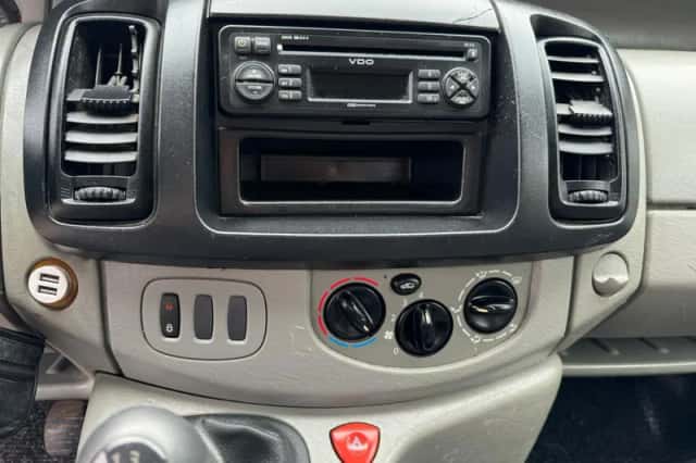 Opel Vivaro (2007) thumbnail 6