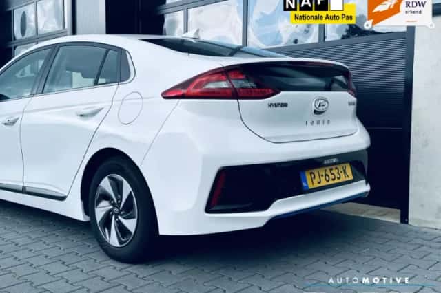 Hyundai Ioniq (2017) thumbnail 6