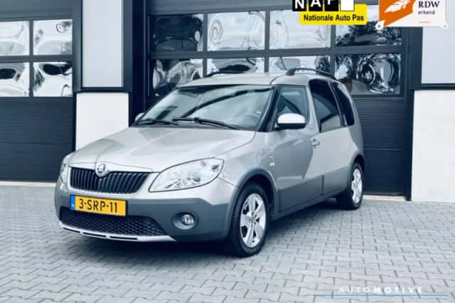 Škoda Roomster (2013) thumbnail 1