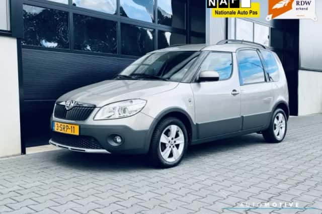 Škoda Roomster (2013) thumbnail 2