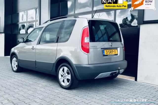 Škoda Roomster (2013) thumbnail 5