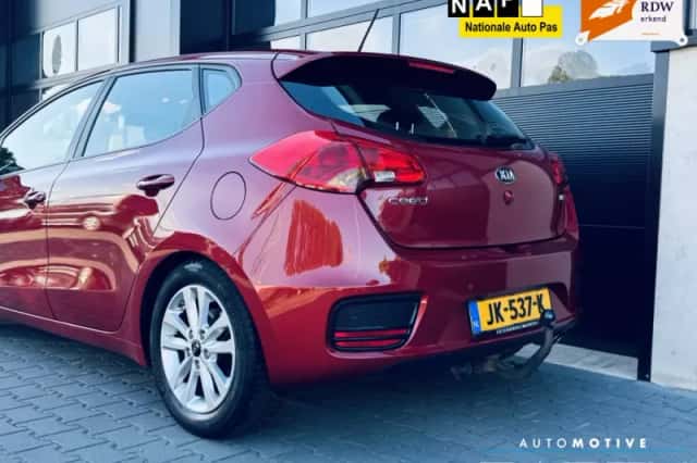 Kia Cee'd (2016) thumbnail 6