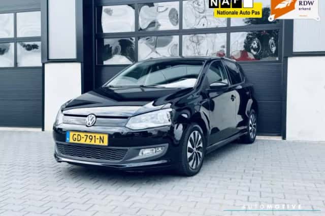 Volkswagen Polo (2015) thumbnail 1