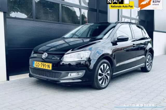 Volkswagen Polo (2015) thumbnail 3