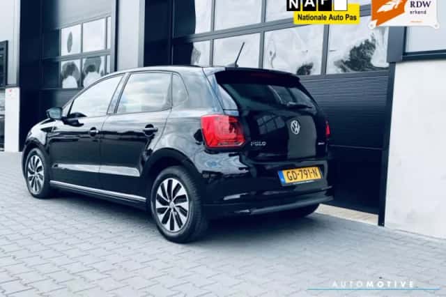 Volkswagen Polo (2015) thumbnail 4