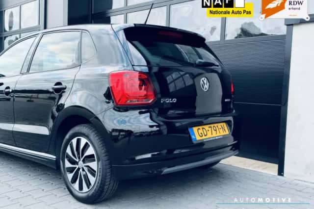 Volkswagen Polo (2015) thumbnail 5