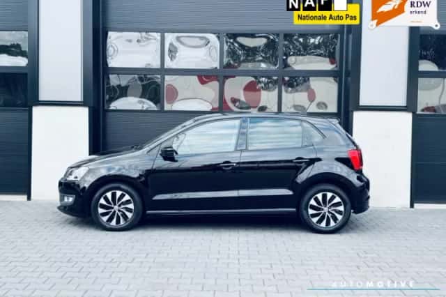 Volkswagen Polo (2015) thumbnail 6