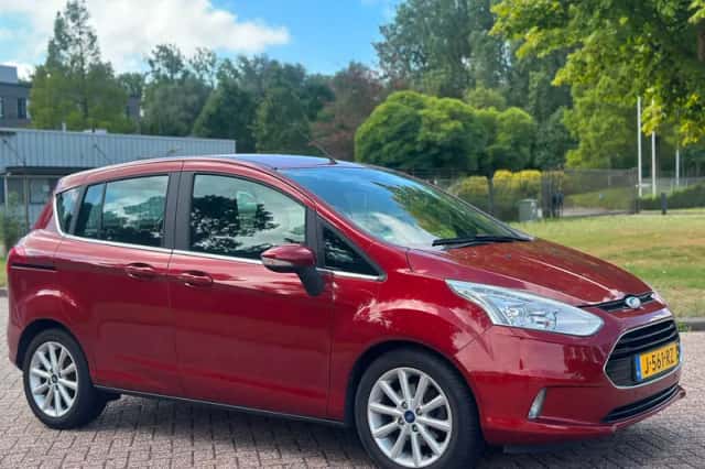 Ford B-Max (2016) thumbnail 3