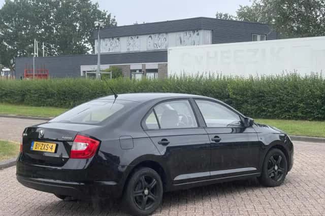 Škoda Rapid (2013) thumbnail 5